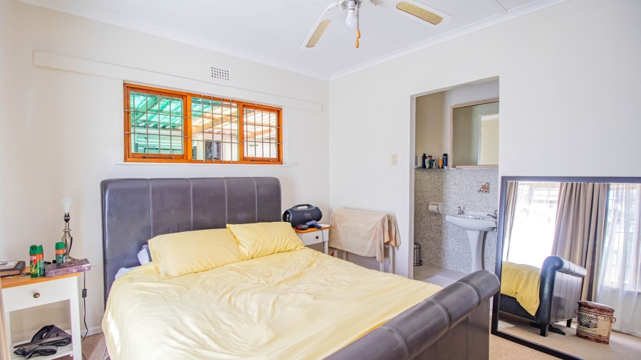 3 Bedroom Property for Sale in Middedorp Western Cape